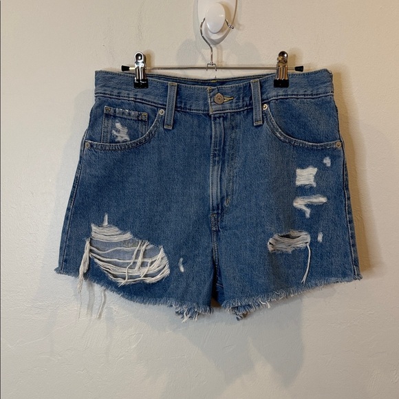 LEVIS PREMIUM HIGH WAISTED MOM SHIRTS NWOT SIZE 29 - Picture 2 of 6